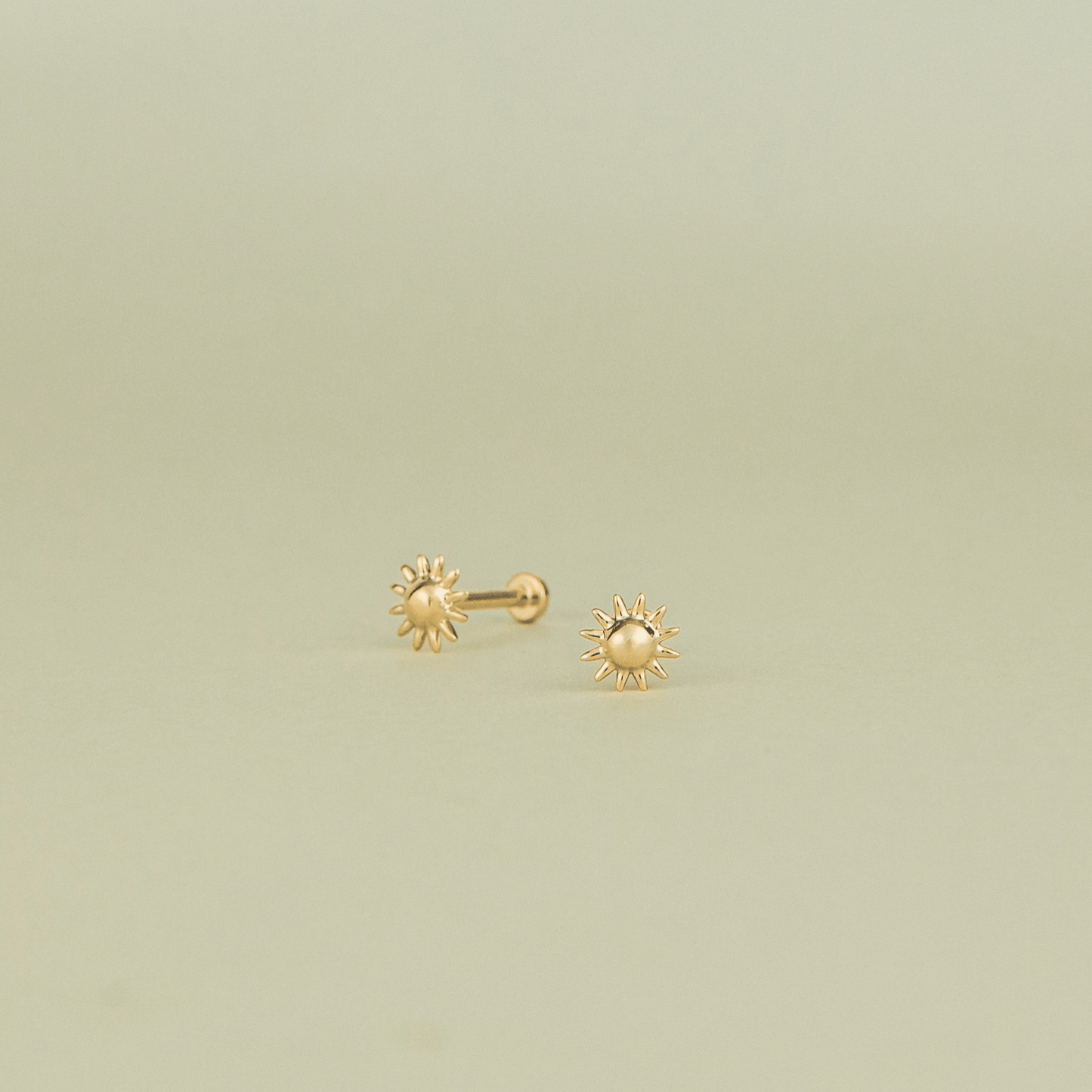 Sunflower stud