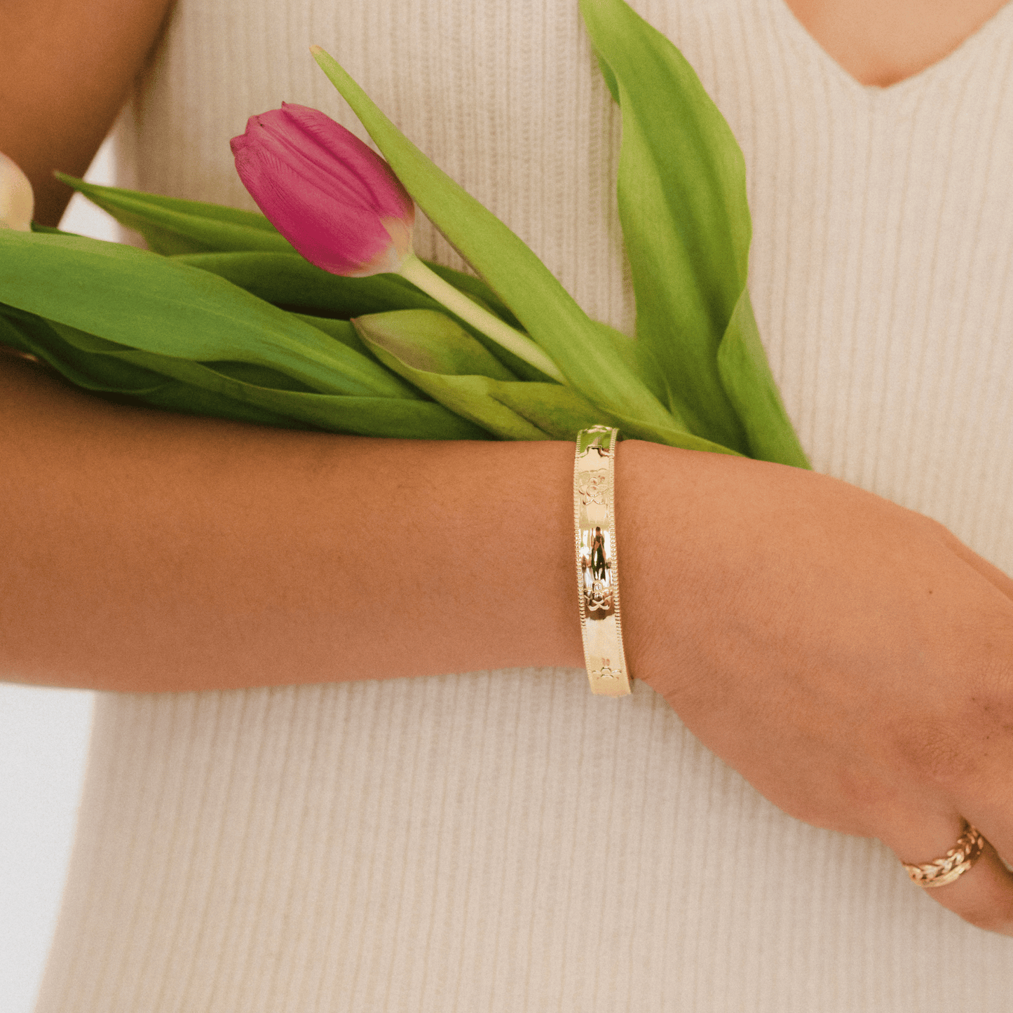 Rose bangle