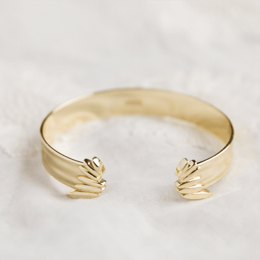 Wing cuff